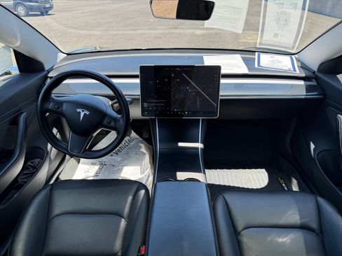 Used 2018 Tesla Model 3 Long Range RWD image 16