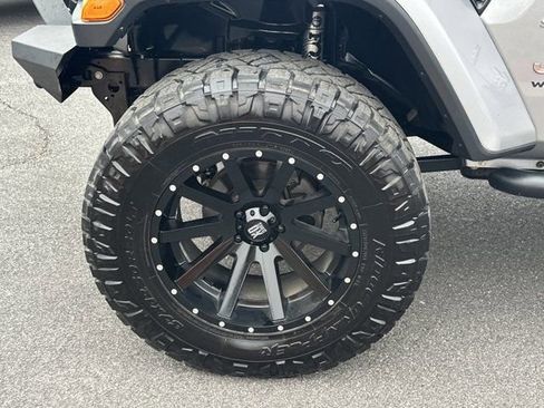 Used 2018 Jeep Wrangler Unlimited Sahara image 15