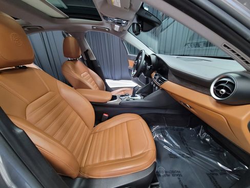 Used 2020 Alfa Romeo Giulia Ti w/ Quick Order Package 22X Lusso image 37