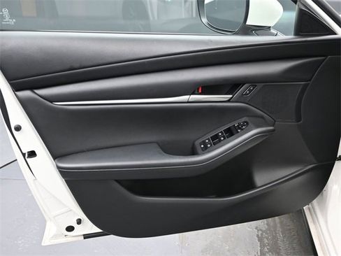 Used 2023 MAZDA MAZDA3 s image 12