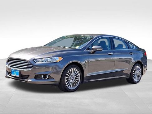 Used 2016 Ford Fusion Titanium AWD/4WD image 3