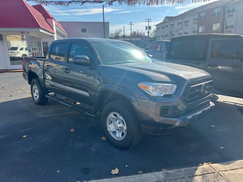 Used 2023 Toyota Tacoma 2WD Double Cab image 1