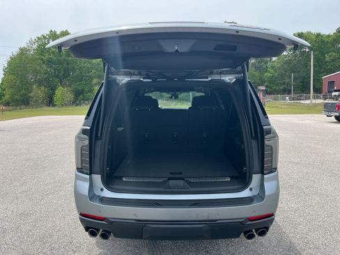 New 2026 Chevrolet Suburban RST image 11