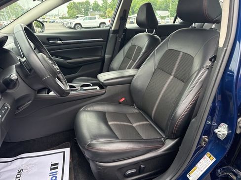 Used 2024 Nissan Altima 2.5 SR FWD image 14