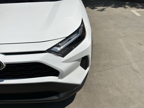 Used 2025 Toyota RAV4 XLE w/ Convenience Package FWD image 6