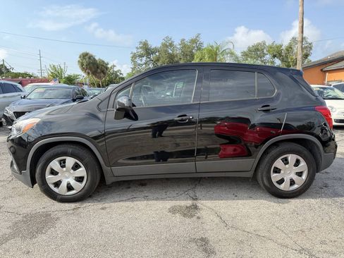 Used 2018 Chevrolet Trax LS w/ LPO, Cargo Package FWD image 4