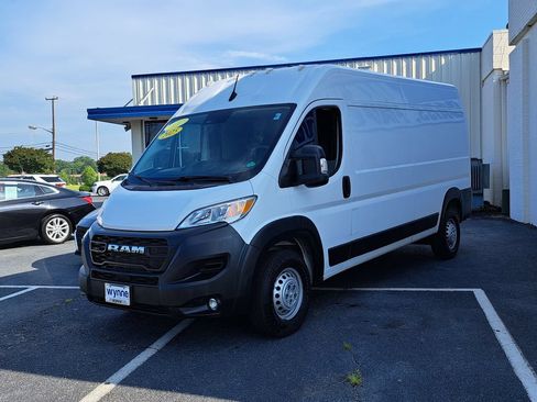 Used 2025 RAM ProMaster 2500 w/ Convenience Group FWD image 3