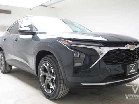 New 2026 Chevrolet Trax LT FWD image 7