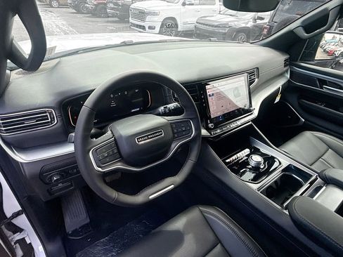 New 2026 Jeep Grand Wagoneer L Limited AWD/4WD image 9