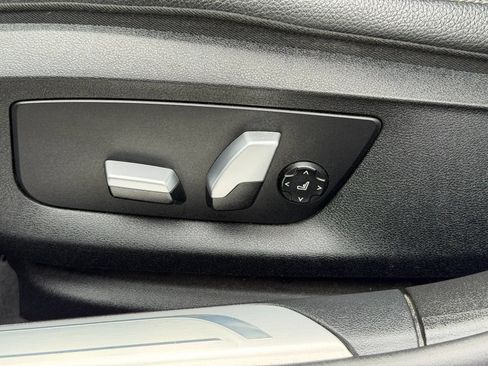 Used 2018 BMW 740i RWD image 33