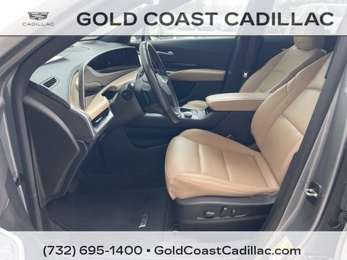 Certified 2024 Cadillac XT4 Luxury w/ Cold Weather Package image 15