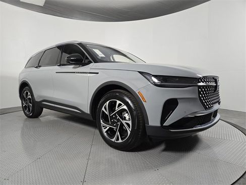 New 2026 Lincoln Nautilus Premier image 2