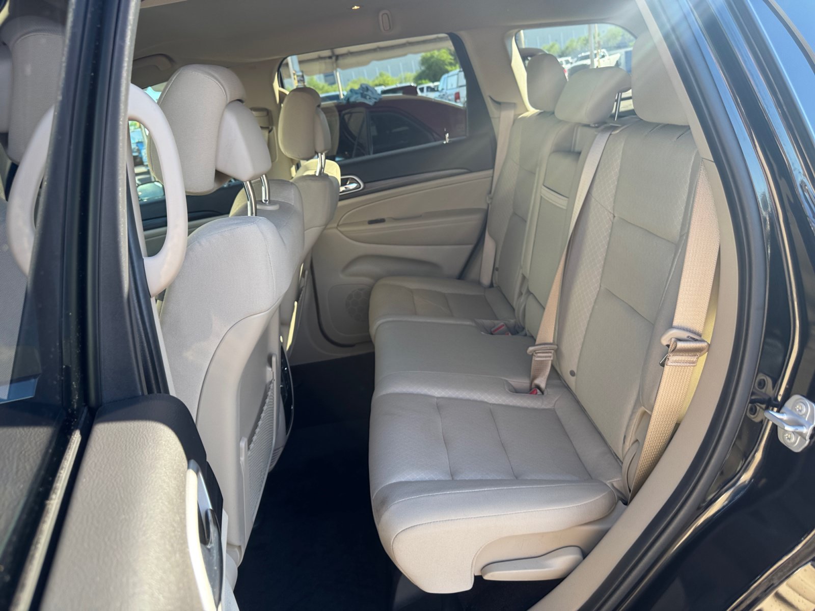 Used 2022 Jeep Grand Cherokee Laredo E RWD image 25