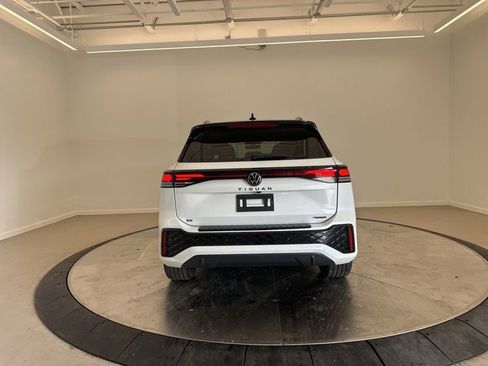 New 2026 Volkswagen Tiguan SE R-Line AWD/4WD image 6