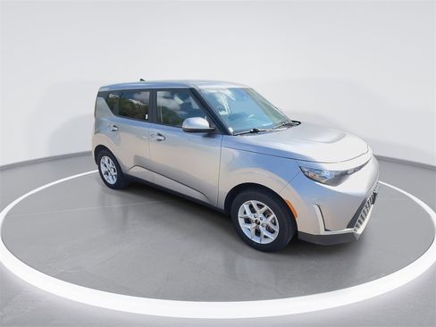 Used 2024 Kia Soul LX w/ Option Group 015 image 2