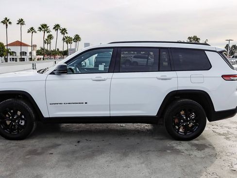 Certified 2024 Jeep Grand Cherokee L Altitude image 14