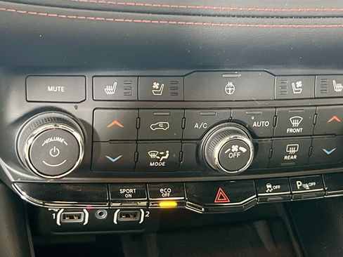 Used 2022 Dodge Durango R/T w/ Blacktop Package AWD/4WD image 20