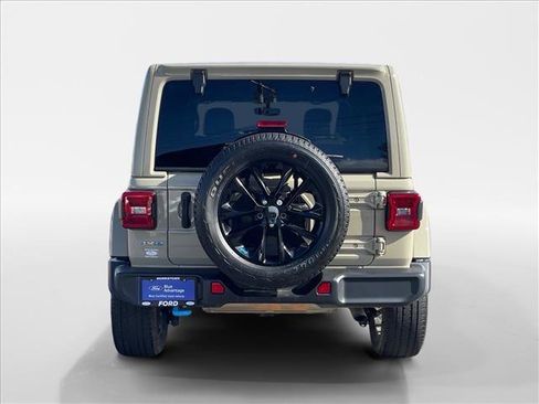 Used 2022 Jeep Wrangler Unlimited Sahara w/ Cold Weather Group image 5