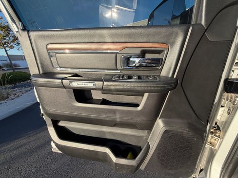 Used 2016 RAM 1500 Laramie w/ Convenience Group AWD/4WD image 30