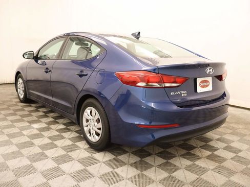 Used 2017 Hyundai Elantra SE w/ Cargo Package image 3
