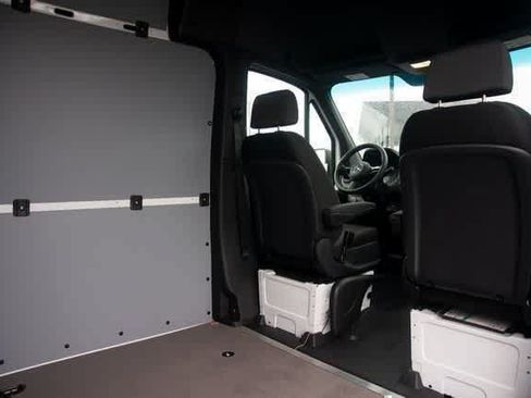 Used 2025 Mercedes-Benz Sprinter 2500 image 39