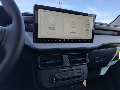 New 2026 Ford Maverick XLT w/ XLT Luxury Package image 16