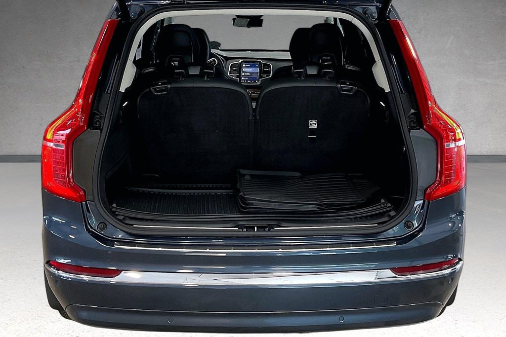 Certified 2025 Volvo XC90 B6 Plus w/ Protection Package AWD/4WD image 5