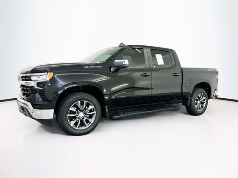 Used 2024 Chevrolet Silverado 1500 LT image 3