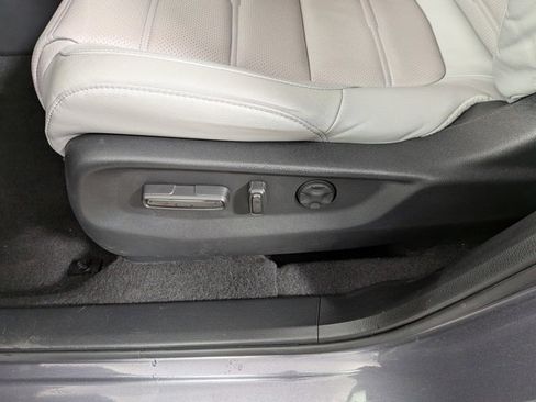 Used 2022 Honda CR-V Touring image 18