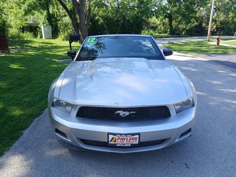 Used 2012 Ford Mustang Convertible RWD image 3