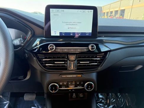 Used 2025 Ford Escape ST-Line image 25