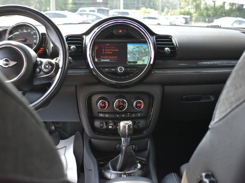 Used 2016 MINI Cooper Clubman FWD image 14