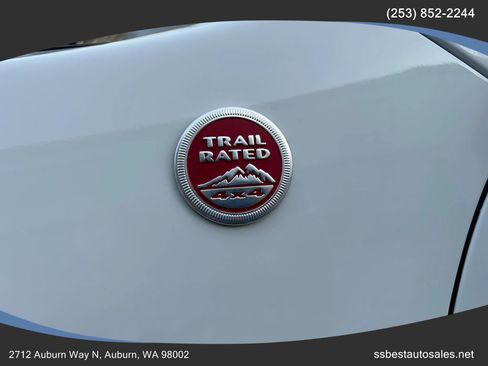 Used 2016 Jeep Cherokee Trailhawk w/ Leather Interior Group image 6