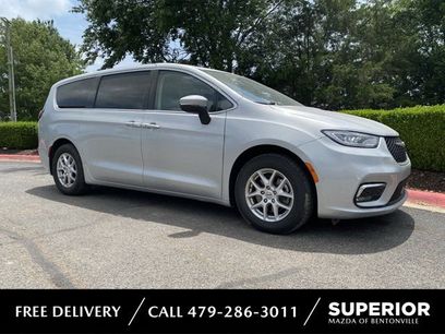 Used 2023 Chrysler Pacifica Touring-L