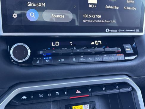 Used 2023 Toyota Tundra Platinum image 6