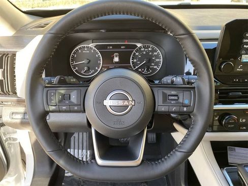 New 2025 Nissan Pathfinder SL image 31