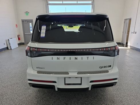 New 2026 INFINITI QX80 4WD image 4