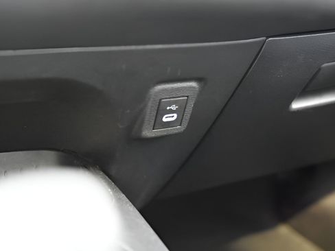 Used 2024 Toyota Corolla LE image 28