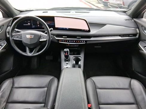 Used 2025 Cadillac XT4 Premium Luxury image 9