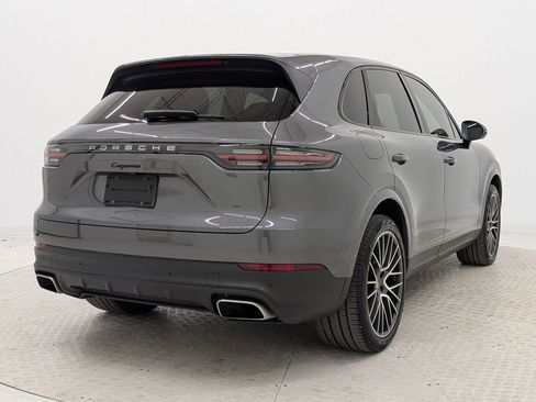 Used 2021 Porsche Cayenne image 9