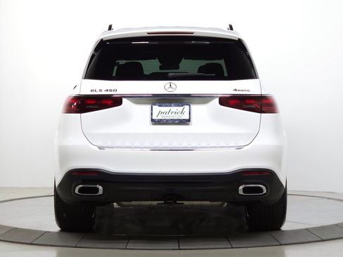 Used 2024 Mercedes-Benz GLS 450 4MATIC image 6