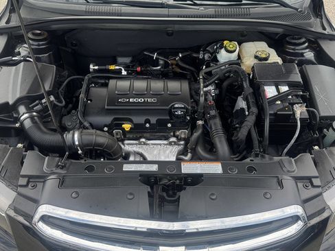 Used 2016 Chevrolet Cruze LT image 10