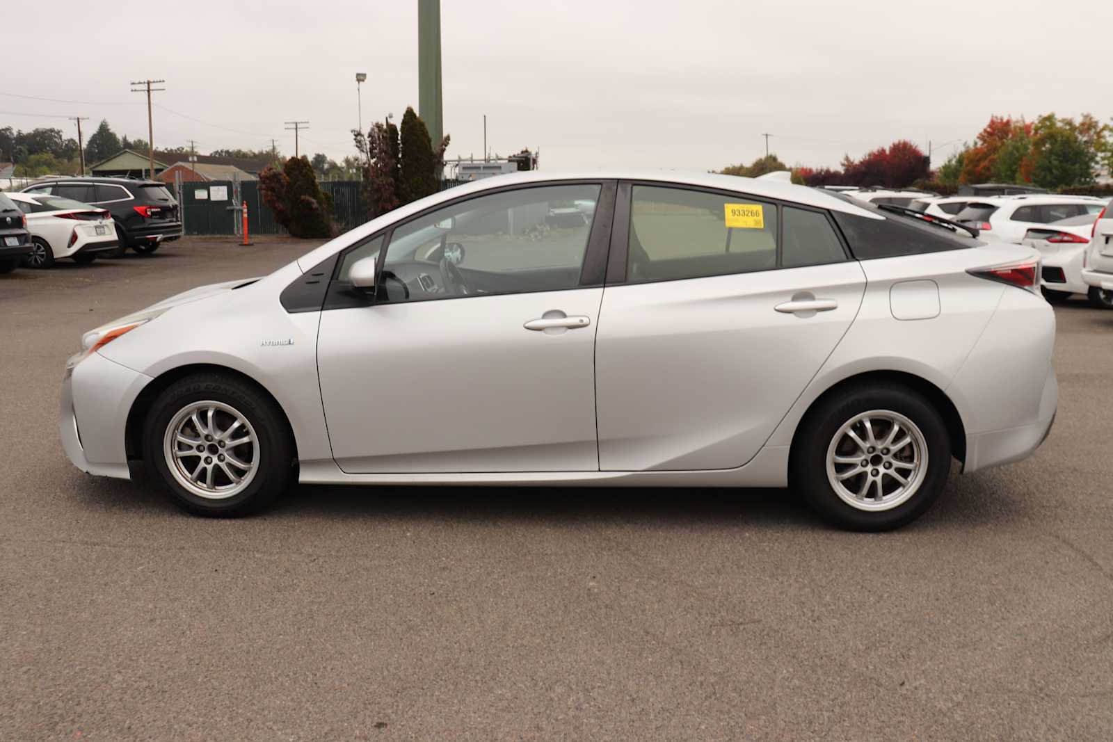Used 2017 Toyota Prius Two FWD image 8