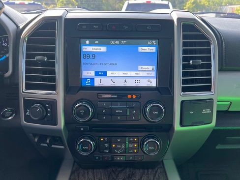 Used 2017 Ford F250 Lariat w/ Lariat Ultimate Package AWD/4WD image 29