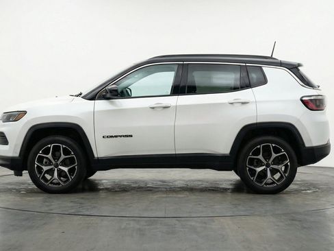 Used 2025 Jeep Compass Limited AWD/4WD image 5