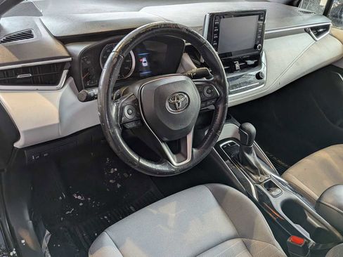 Used 2020 Toyota Corolla SE image 2