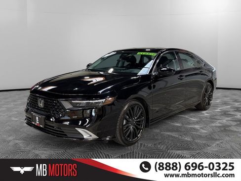 Used 2024 Honda Accord Touring image 9