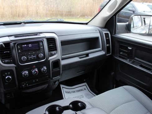 Used 2016 RAM 1500 ST w/ SXT Appearance Group image 20