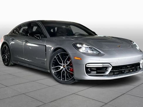 Used 2022 Porsche Panamera GTS image 2