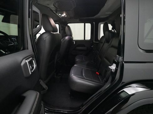 Used 2019 Jeep Wrangler Unlimited Sahara w/ Quick Order Package 24M Moab image 15